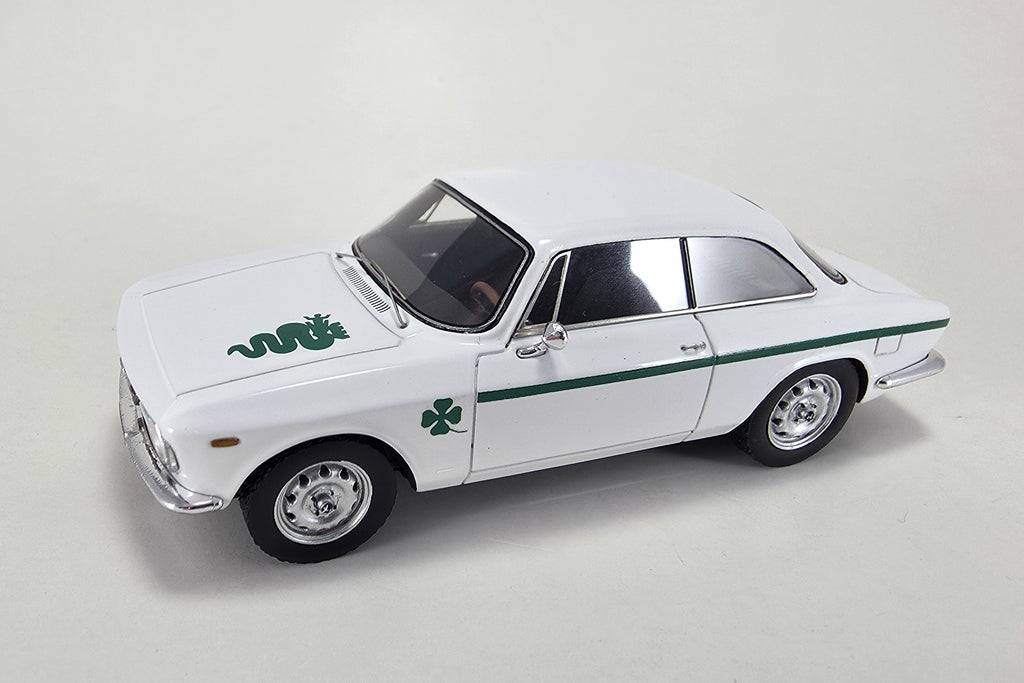 Alfa Romeo GTA 1300 Junior | 1:43 Scale Model Car | Schuco – Model