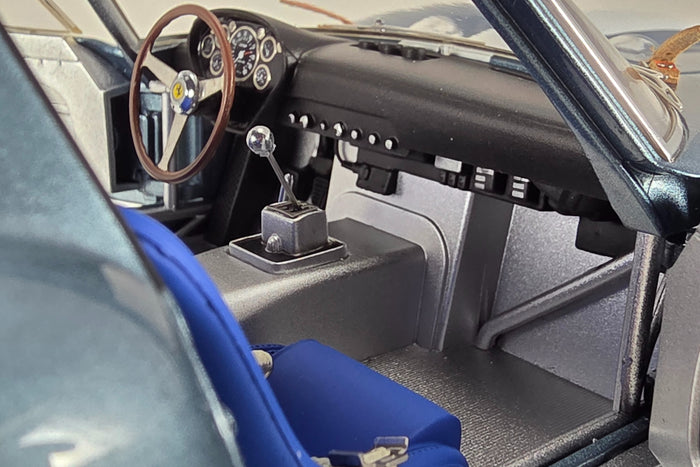 Ferrari 250 GTO (1962 Sebring 12 Hours) | 1:18 Scale Diecast Model Car by Kyosho | Right Interior