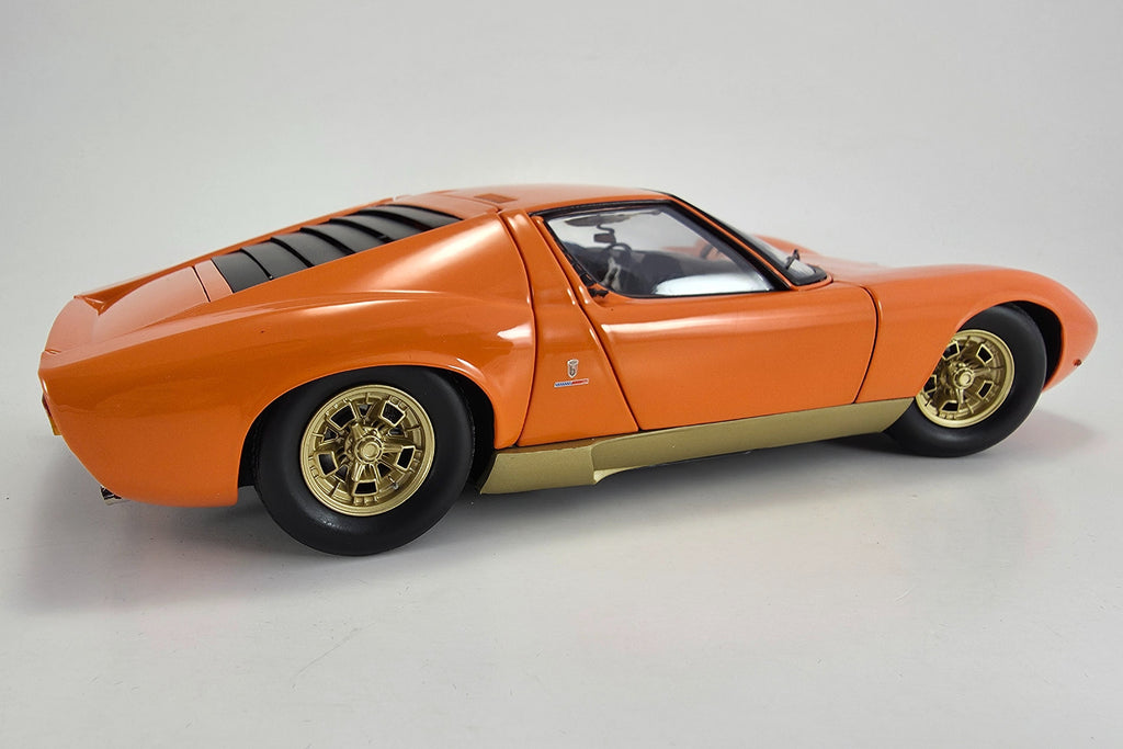 Lamborghini Miura P400 - 1:18 Scale Diecast Model Car by Kyosho
