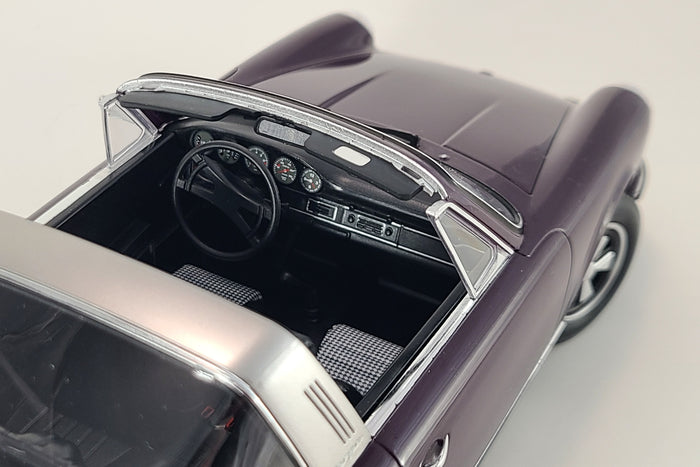 Porsche 911T Targa 2.4 (1972) | 1:18 Scale Diecast Model Car by Norev | Cockpit Detail