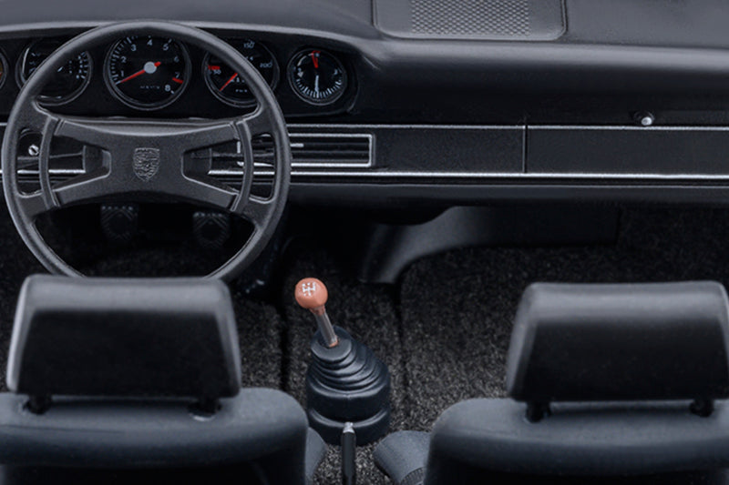 Porsche 911 Carrera RS 2.7 (1973) | 1:18 Scale Model Car by AUTOart | Interior Detail