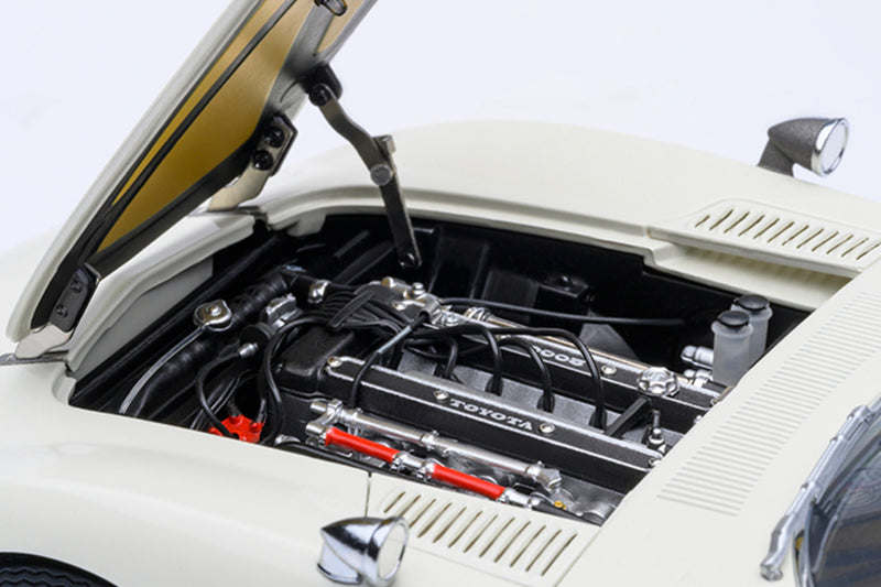 Toyota 2000GT | 1:18 Scale Model Car by AUTOart | Engine Detail