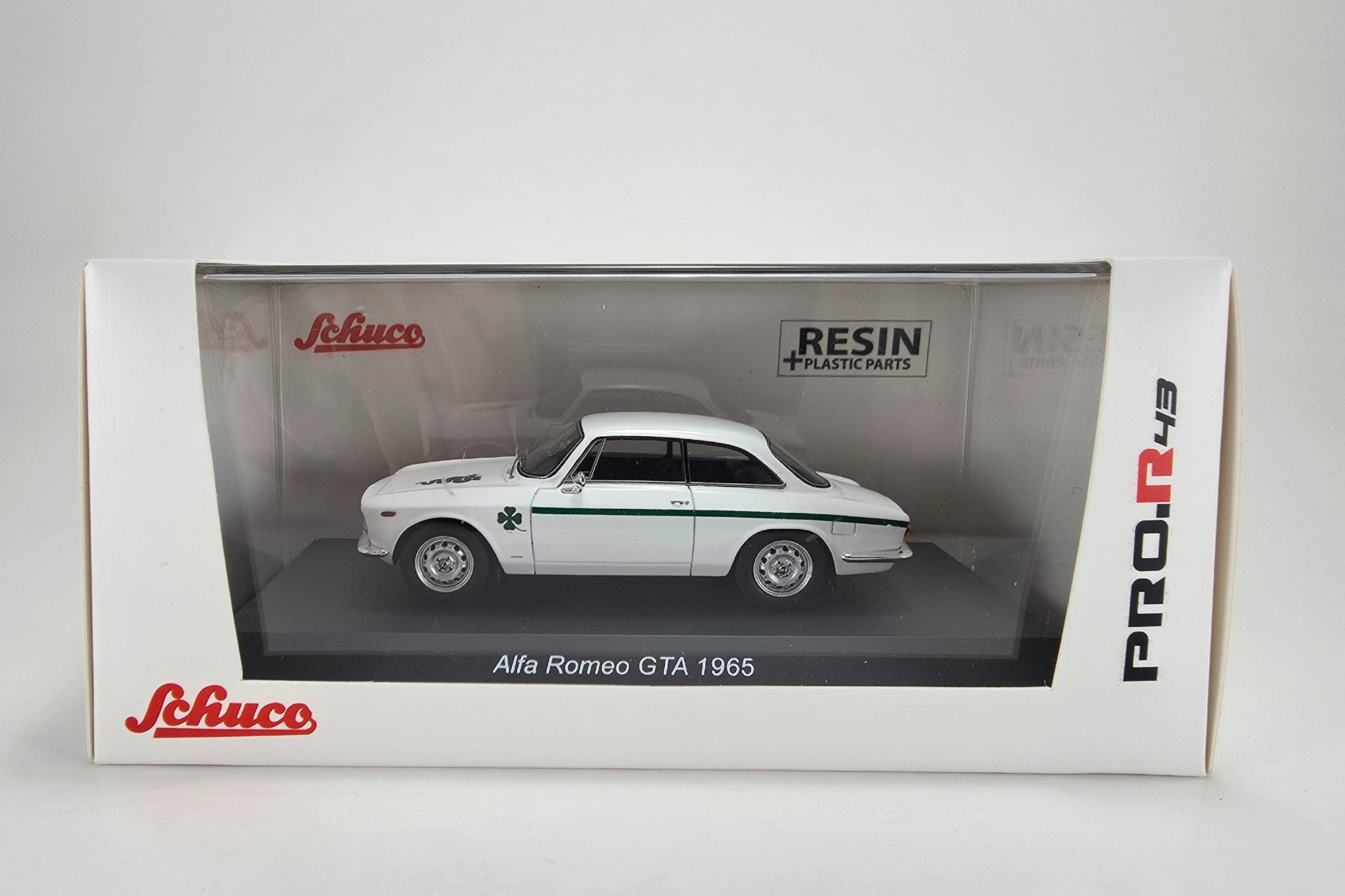 ミニカー Alfa Romeo GTA 1300 40th Anniversary REVIEW: Minichamps Alfa Romeo GTA 1300 Junior • DiecastSociety.com