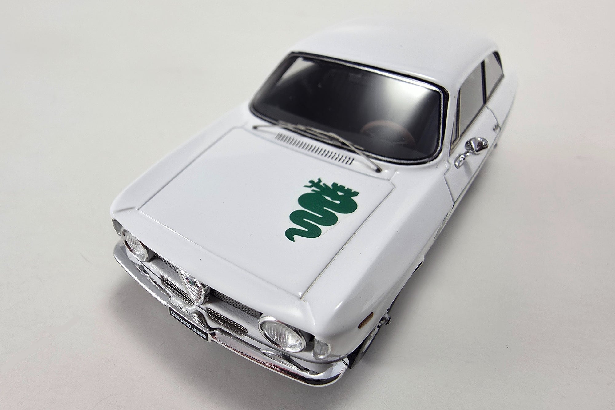 ミニカー Alfa Romeo GTA 1300 40th Anniversary Alfa Romeo GTA 1300 Junior | 1:43 Scale Model Car | Schuco – Model
