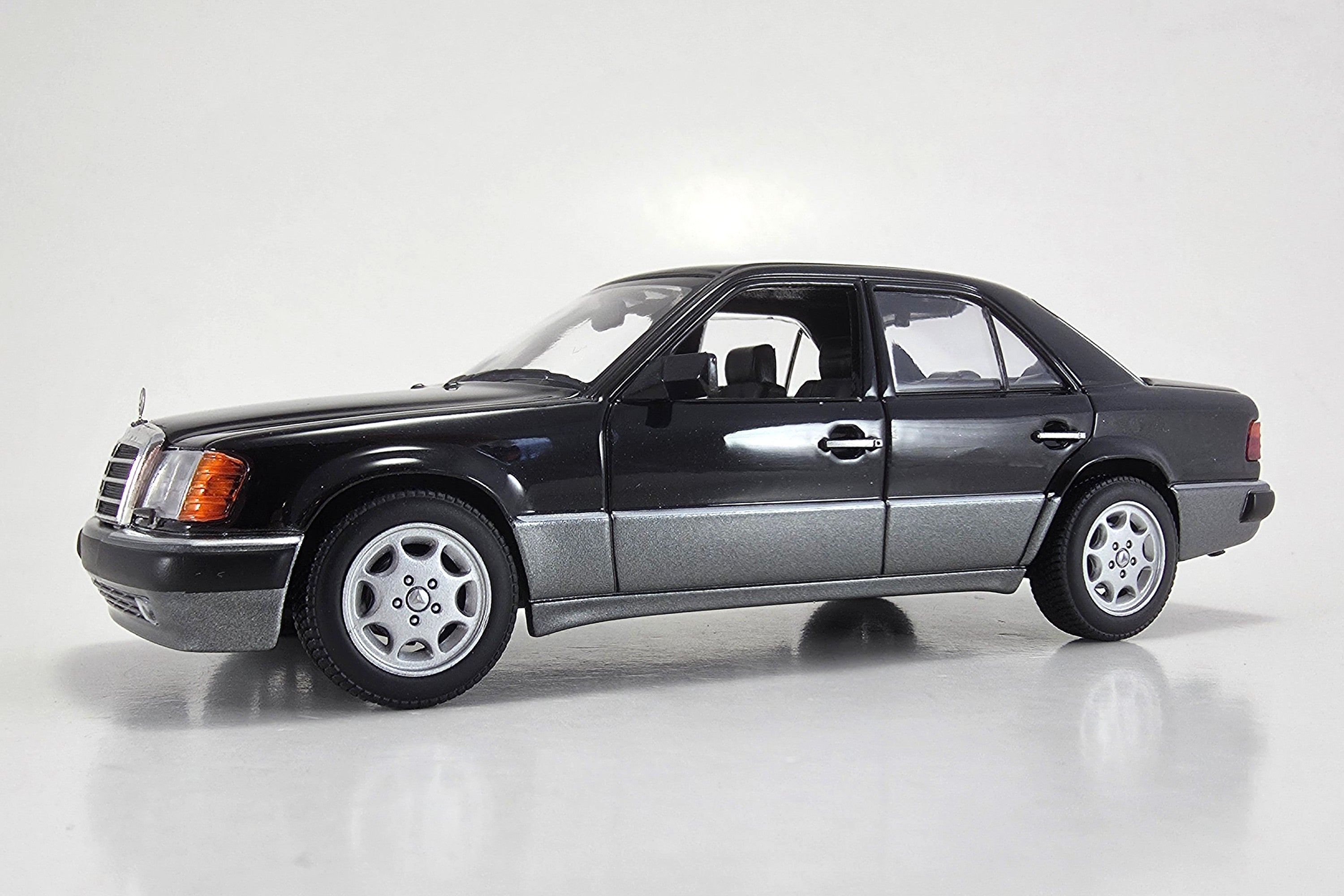 1:43 scale diecast Mercedes-Benz 500E by Maxichamps | Left Front Quarter