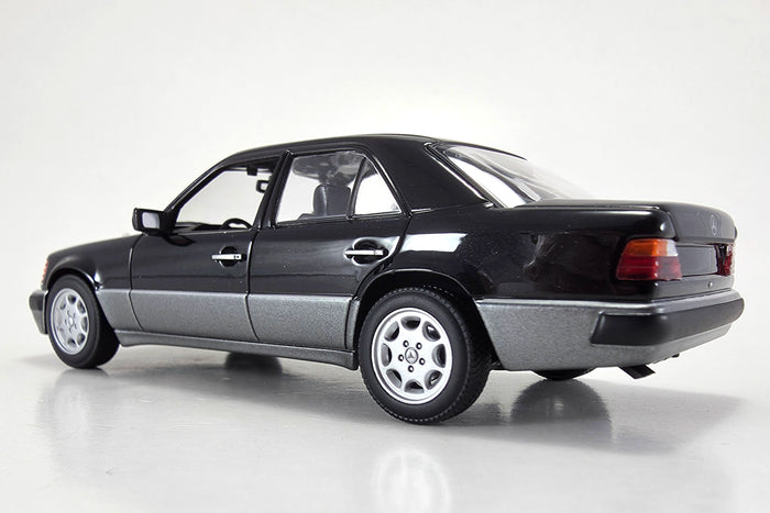 1:43 scale diecast Mercedes-Benz 500E by Maxichamps | Left Rear Quarter