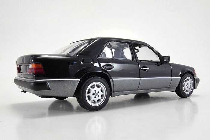 1:43 scale diecast Mercedes-Benz 500E by Maxichamps | Right Rear Quarter