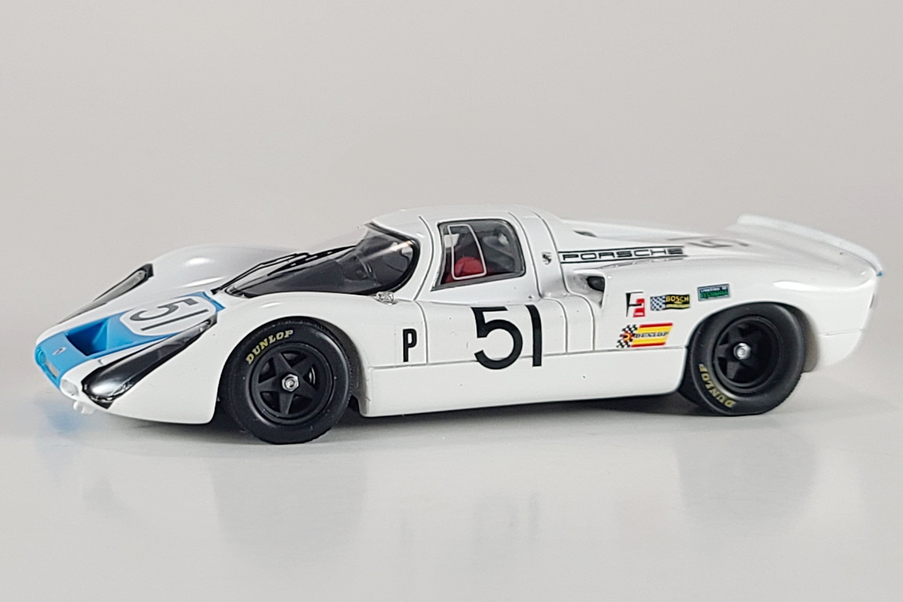 Porsche 907 (2nd Place, 1968 Sebring 12 Hours) | 1:43 Scale Model Car by Spark | Front Quarter