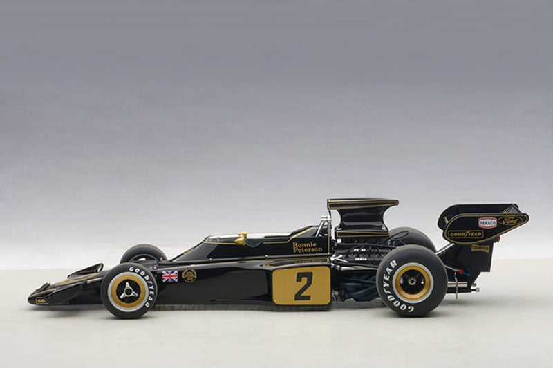 1:18 Scale Lotus 72E (1973, Ronnie Peterson) by AUTOart | Side View