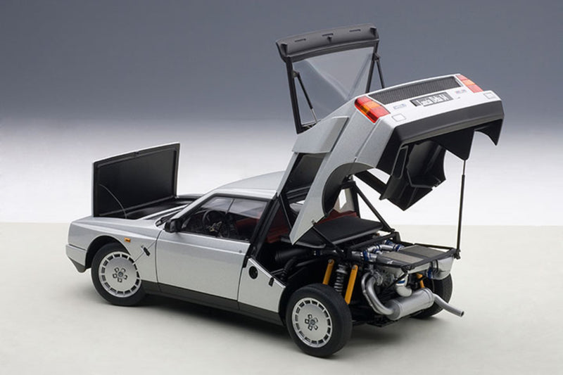 Lancia Delta S4 Stradale | 1:18 Scale Diecast Model Car by AUTOart | Opening Parts