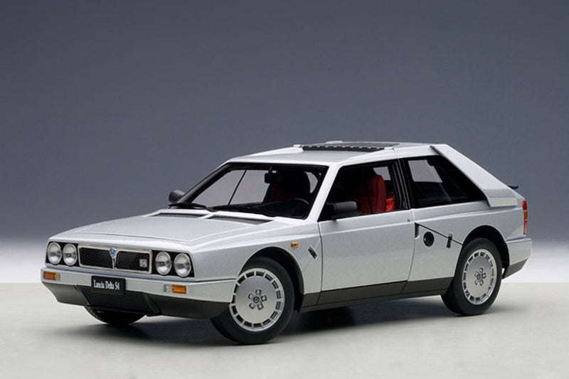 Lancia Delta S4 Stradale | 1:18 Scale Diecast Model Car by AUTOart | Front Quarter