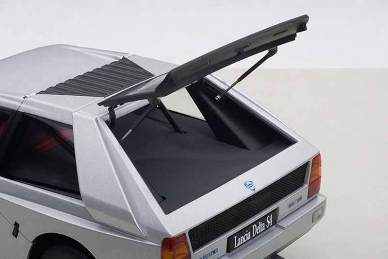 Lancia Delta S4 Stradale | 1:18 Scale Diecast Model Car by AUTOart | Rear Detail