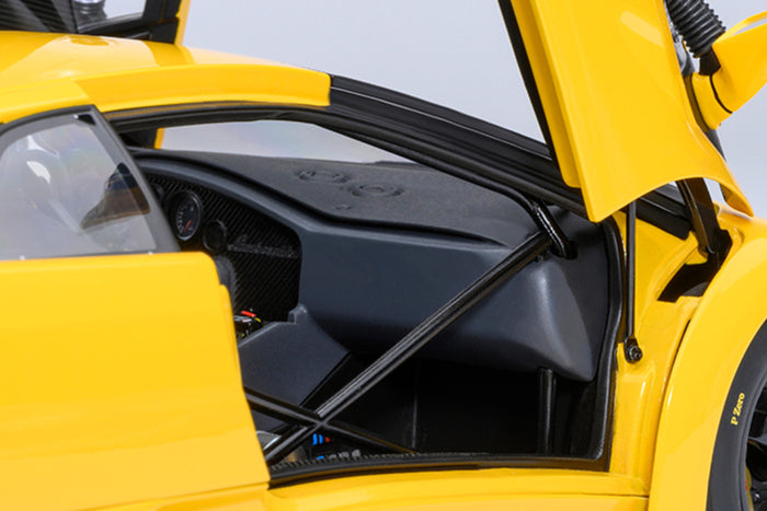 1:18 Scale Lamborghini Diablo GT-R by AUTOart | Right Interior