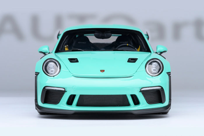 1:18 Scale Porsche 911 GT3 RS (991.2) by AUTOart | Front View
