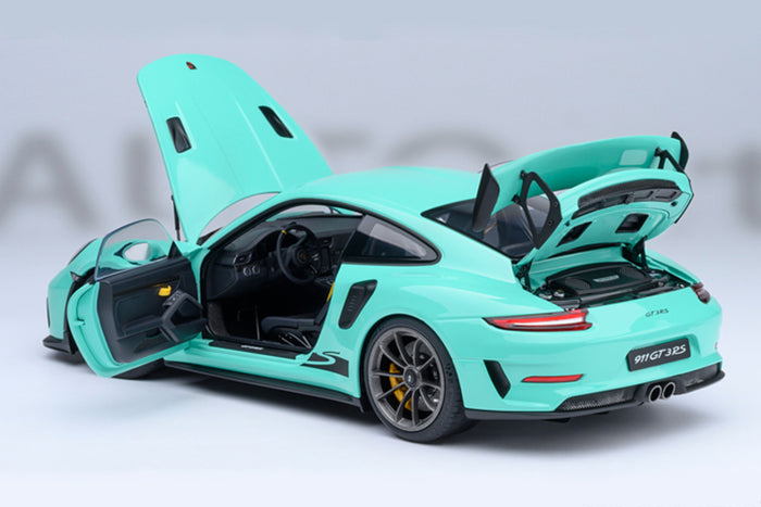 1:18 Scale Porsche 911 GT3 RS (991.2) by AUTOart | Opening Parts