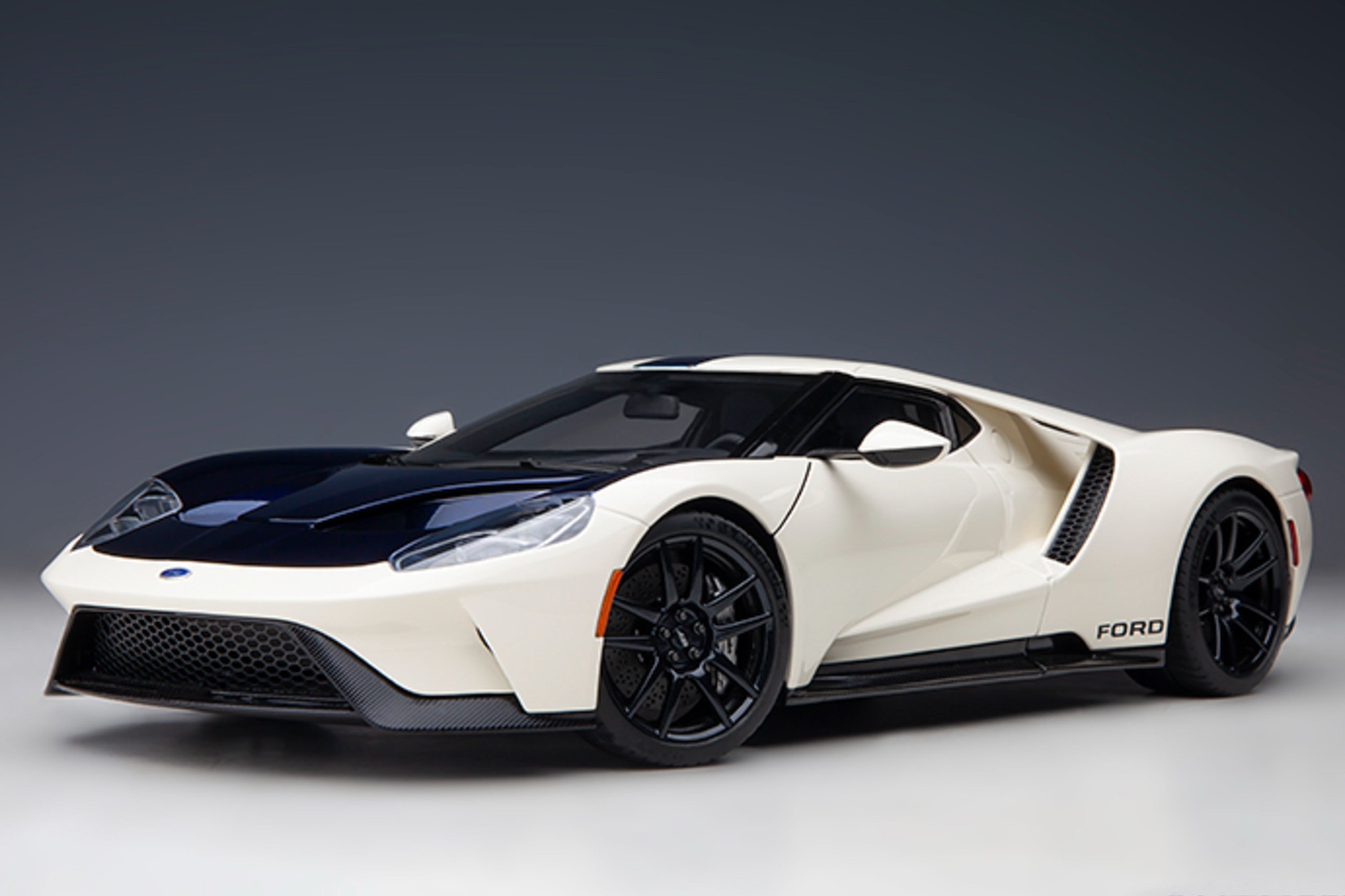 1:18 Scale Ford GT Heritage Edition by AUTOart | Front Quarter