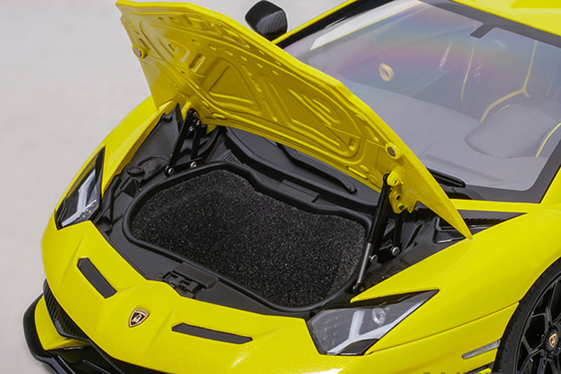 1:18 Scale Lamborghini Aventador SVJ by AUTOart | Front Trunk