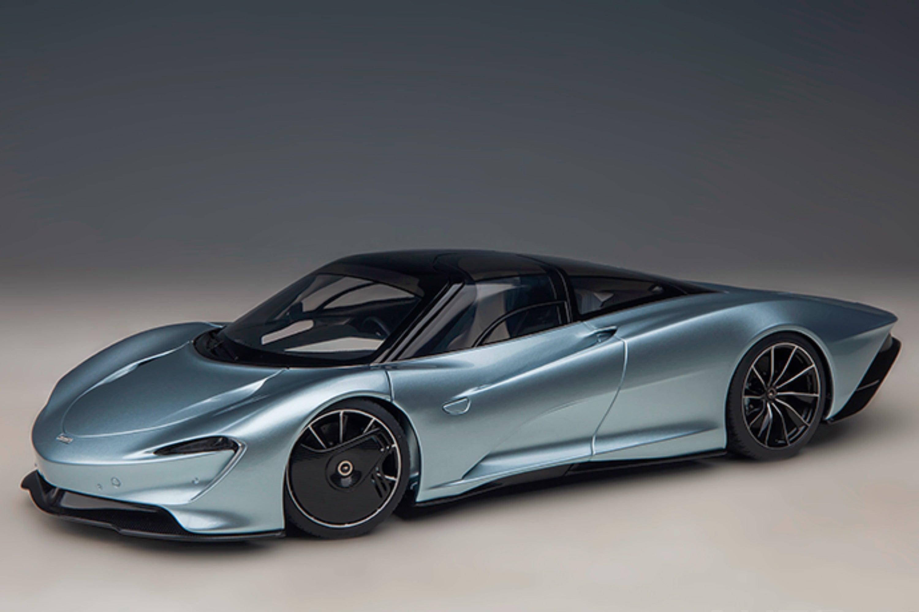 McLaren Speedtail | 1:18 Scale Model Car by AUTOart | Front Quarter