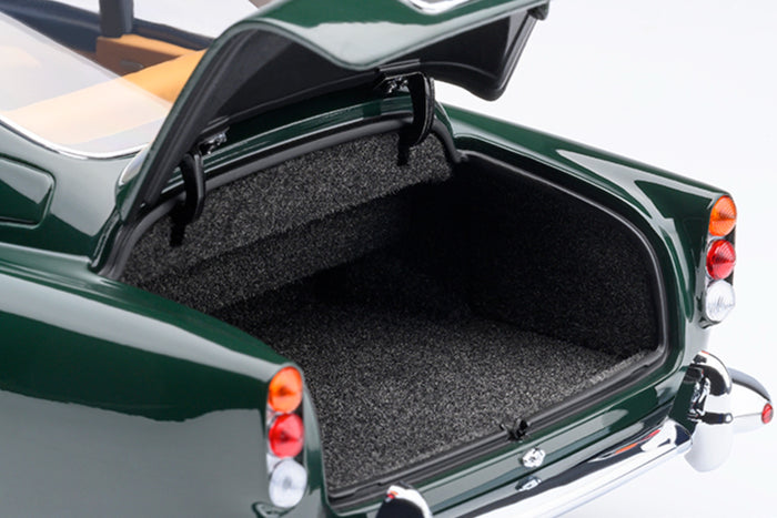 Aston Martin DB5 | 1:18 Scale Model Car by AUTOart | Trunk Detail