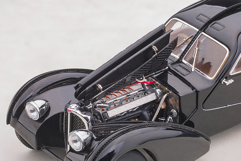 1:43 Scale Bugatti Type 57SC Atlantic by AUTOart | Engine Detail