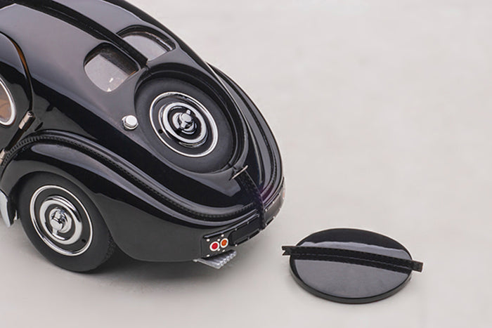 1:43 Scale Bugatti Type 57SC Atlantic by AUTOart | Spare Tire Detail