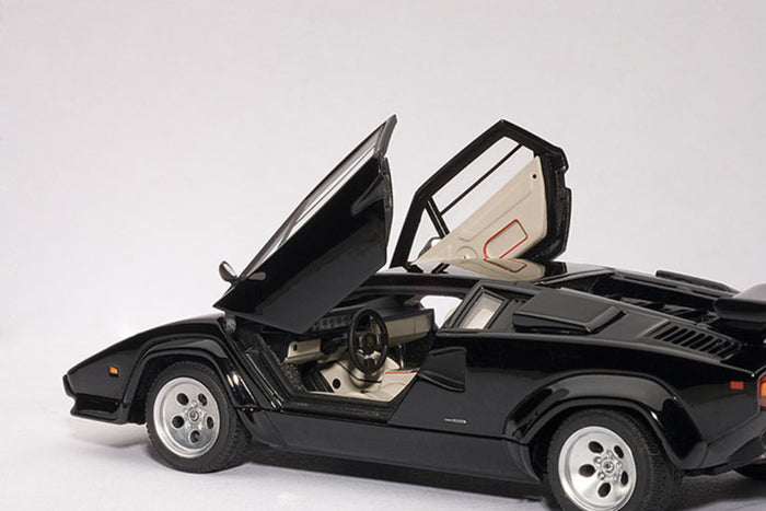 Lamborghini Countach 5000S QV | 1:43 Scale Diecast Model Car by AUTOart | Left