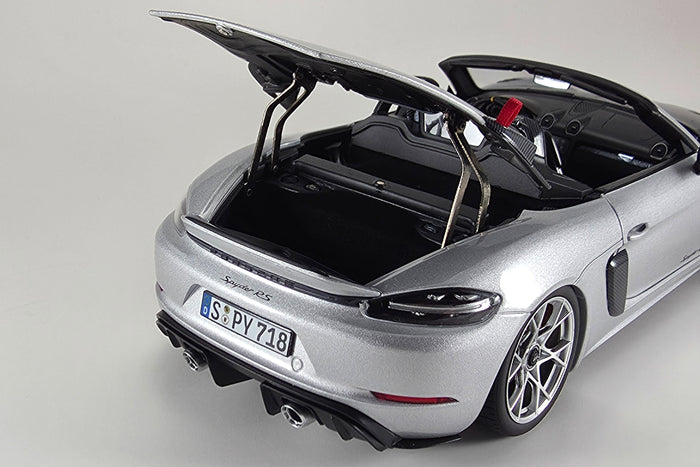 Porsche 718 Spyder RS (2023) | 1:18 Scale Diecast Model Car by Norev | Bootlid Detail