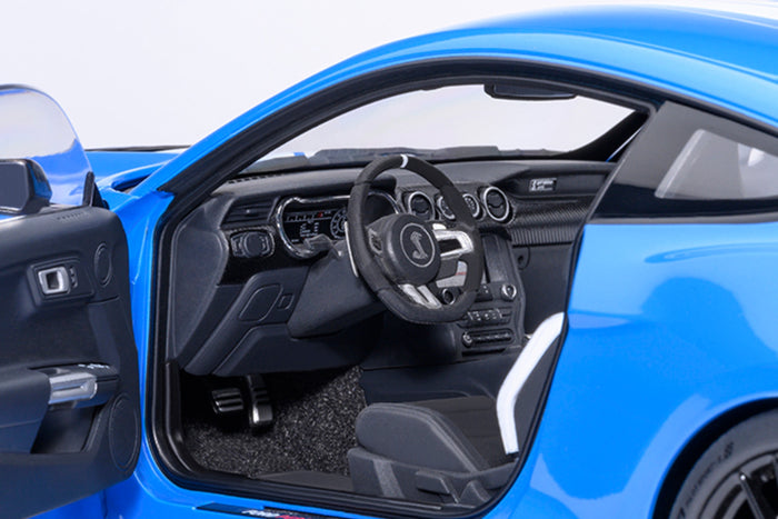 1:18 Scale Ford Mustang Shelby GT500 by AUTOart | Left Interior Detail