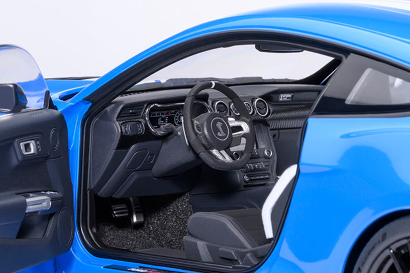 1:18 Scale Ford Mustang Shelby GT500 by AUTOart | Left Interior Detail