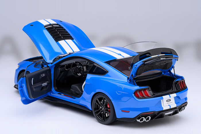 1:18 Scale Ford Mustang Shelby GT500 by AUTOart | Opening Parts