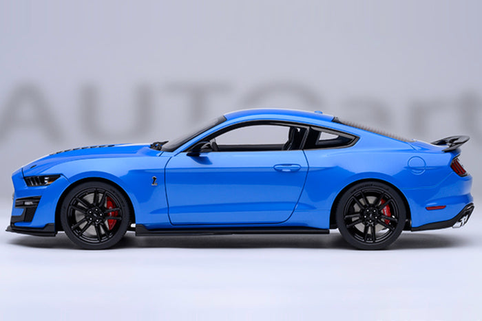 1:18 Scale Ford Mustang Shelby GT500 by AUTOart | Profile View