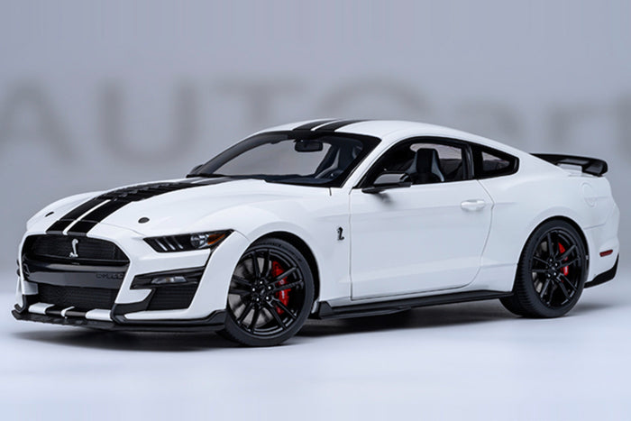 1:18 Scale Ford Mustang Shelby GT500 by AUTOart | Oxford White Variant