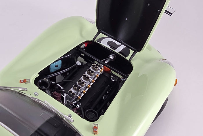 Ferrari 250 GTO (1962 Goodwood Trophy) | 1:18 Scale Diecast Model Car by Kyosho | Engine Detail