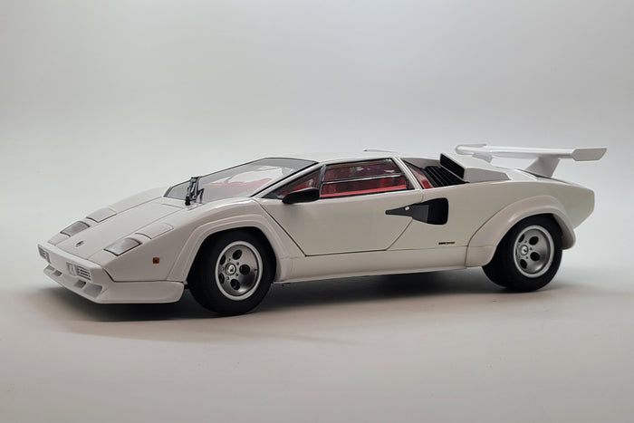 Lamborghini Countach 5000S | 1:18 Scale Diecast Model Car by Kyosho | White Variant