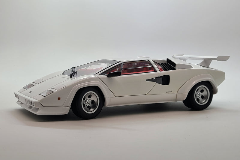 Lamborghini Countach 5000S | 1:18 Scale Diecast Model Car by Kyosho | White Variant