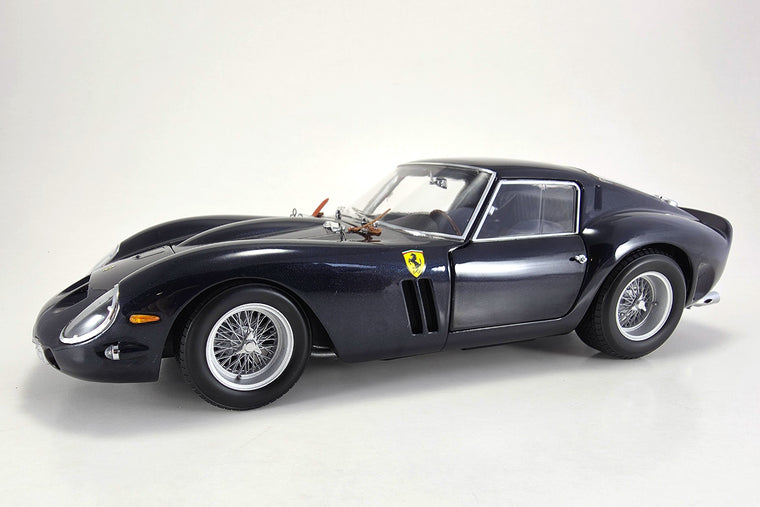 Ferrari 250 GTO - 1:18 Scale Diecast Model Car by Kyosho