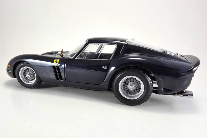 1:18 scale Ferrari 250 GTO by Kyosho| Left Rear Quarter