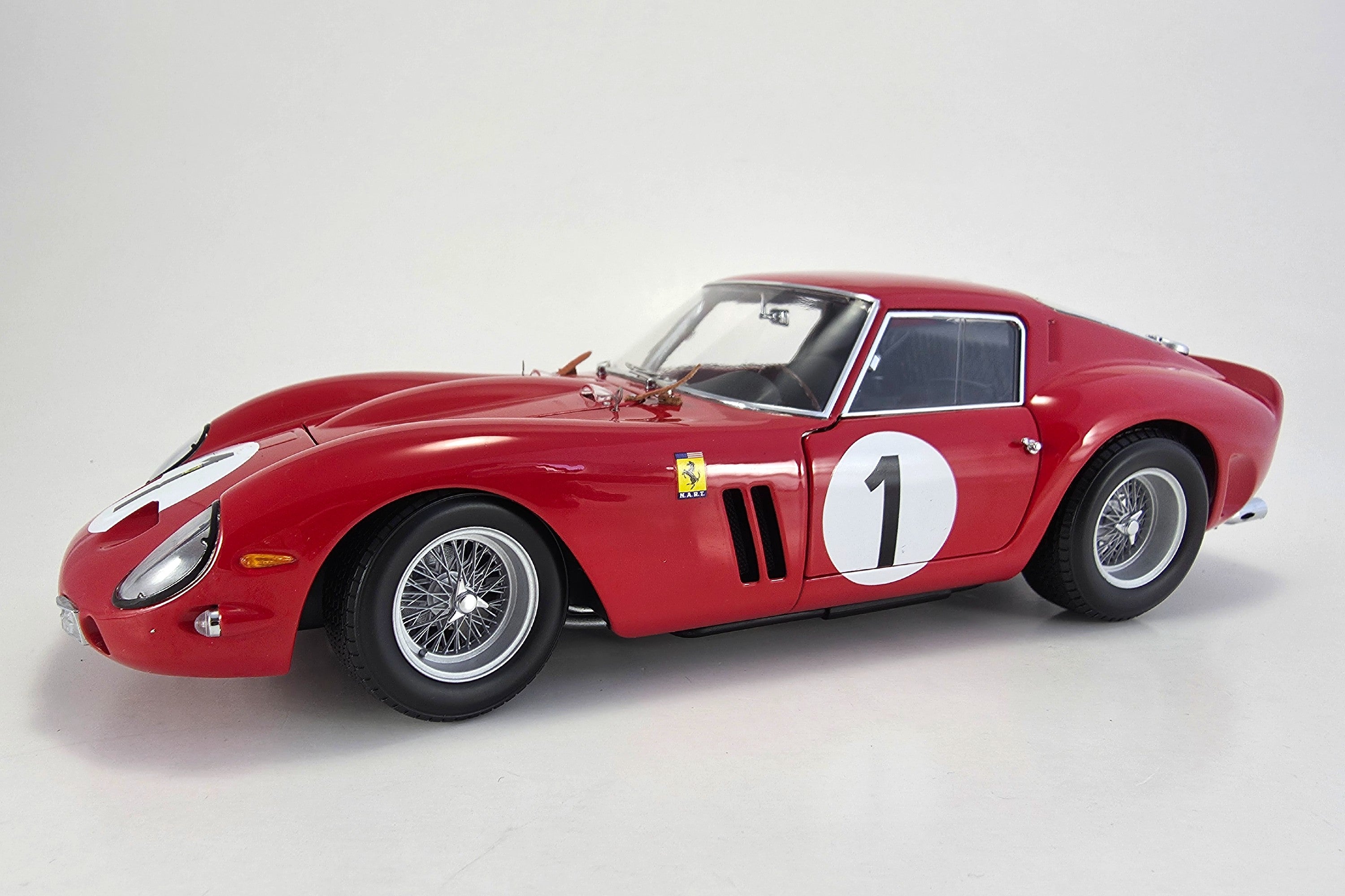 1:18 scale diecast Ferrari 250 GTO (1962 1000km Paris Winner) by Kyosho | Left Front Quarter