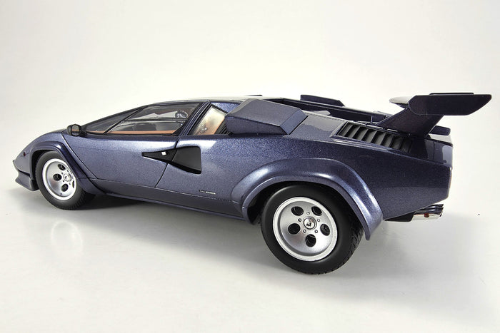 1:18-scale Lamborghini Countach 5000 Quattrovalvole by Kyosho | Left Rear Quarter