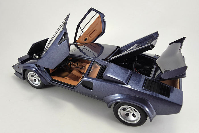 1:18-scale Lamborghini Countach 5000 Quattrovalvole by Kyosho | Opening Parts