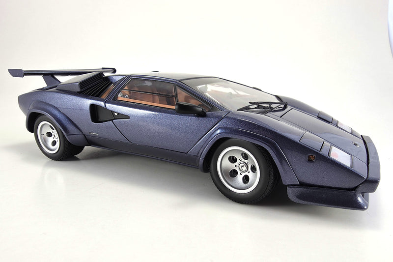 1:18-scale Lamborghini Countach 5000 Quattrovalvole by Kyosho | Right Front Quarter