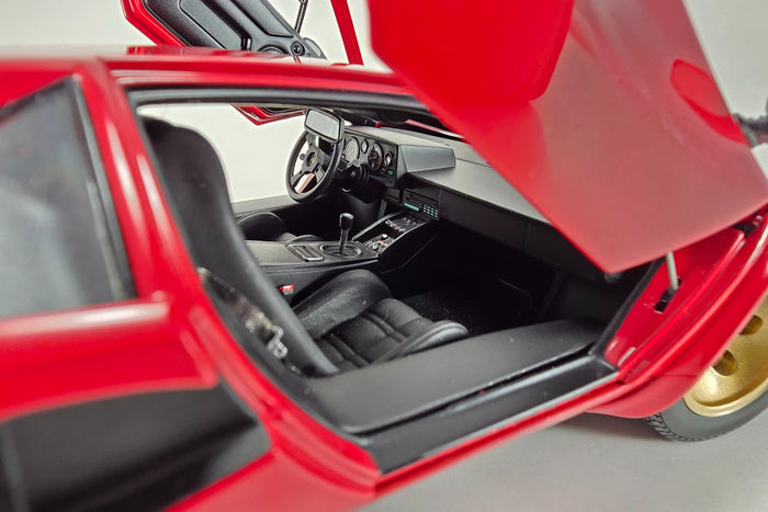 1:18-scale Lamborghini Countach 5000 Quattrovalvole by Kyosho | Red Variant Black Interior