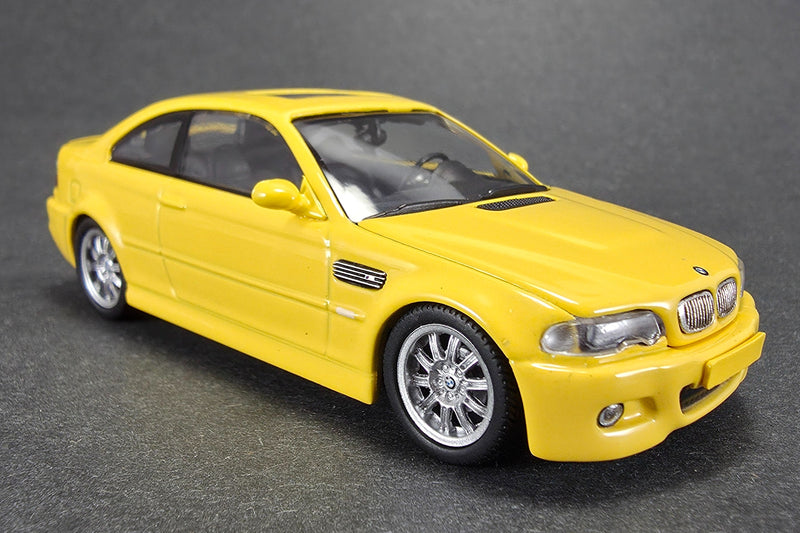 1:43 scale diecast BMW M3 (E46) by Maxichamps | Right Front Quarter