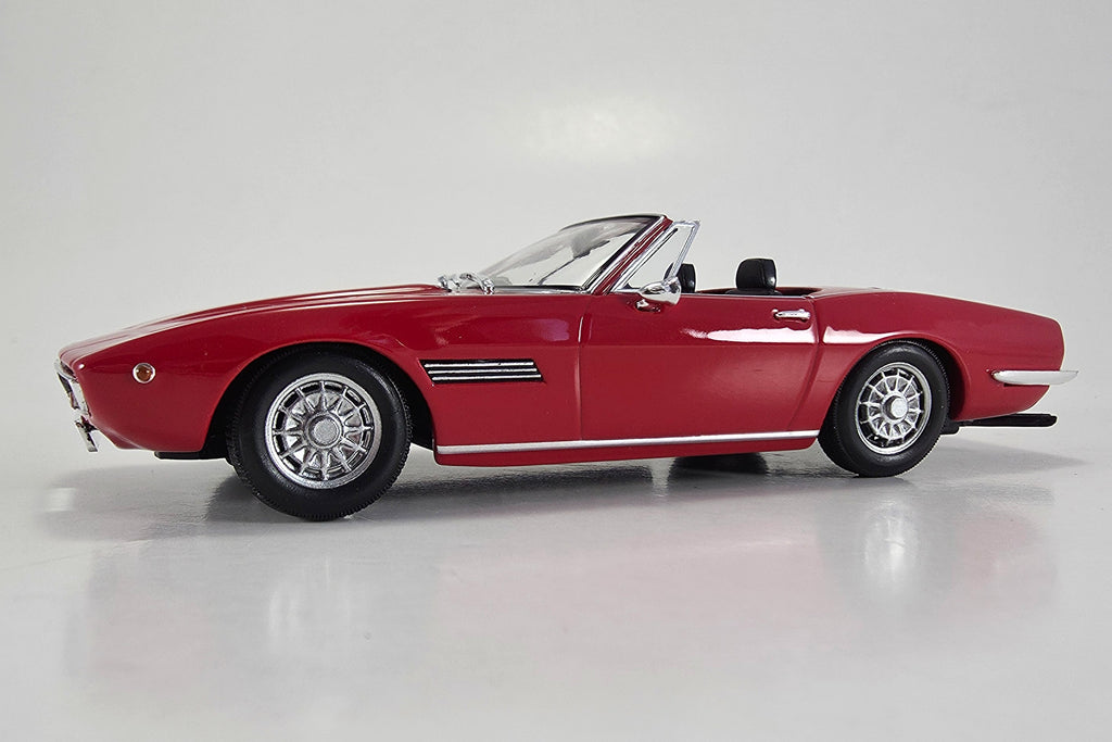 Maserati Ghibli Spyder - 1:43 Scale Diecast Model Car by Maxichamps