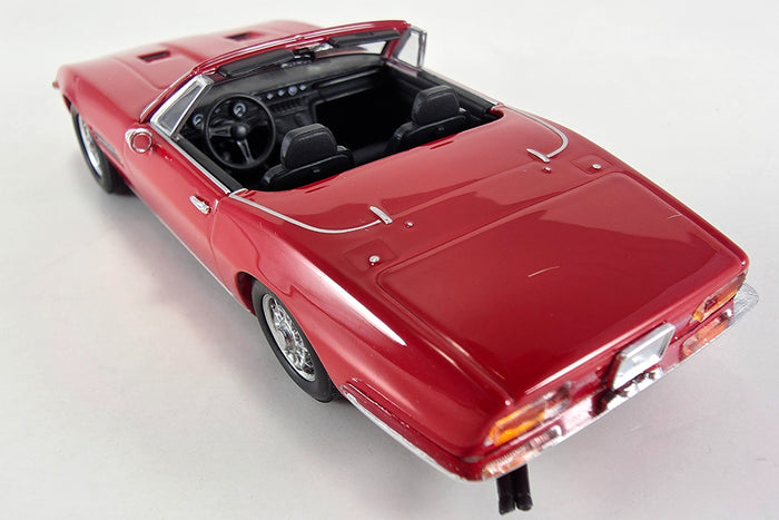 1:43 Scale Model Maserati Ghibli Spyder by Maxichamps | Interior Detail