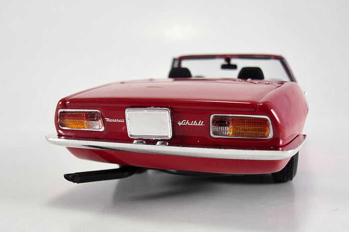 1:43 Scale Model Maserati Ghibli Spyder by Maxichamps | Rear Detail