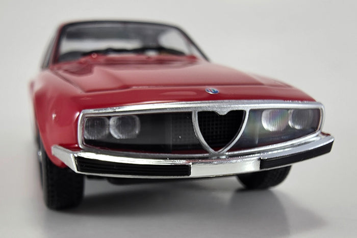 1:43 Scale Alfa Romeo 1600 Junior Zagato by Maxichamps | Front Detail