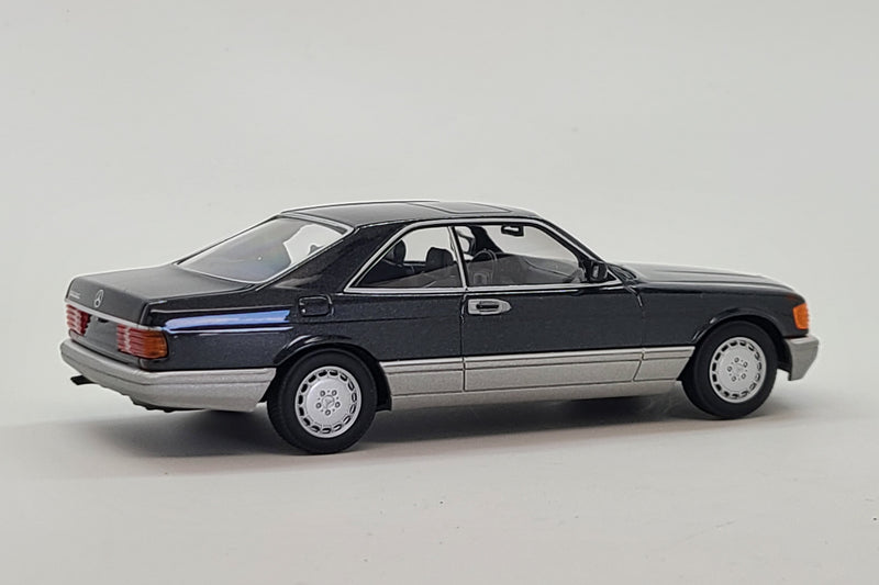 Mercedes-Benz 560SEC | 1:43 Scale Diecast Model Car by Maxichamps | Black Rear