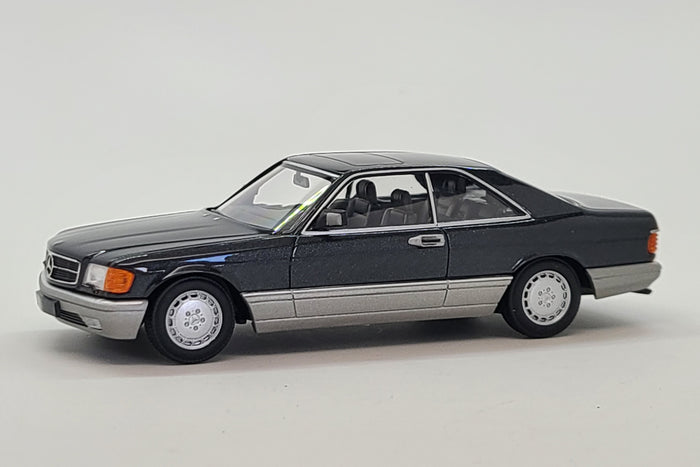 Mercedes-Benz 560SEC | 1:43 Scale Diecast Model Car by Maxichamps | Black Front