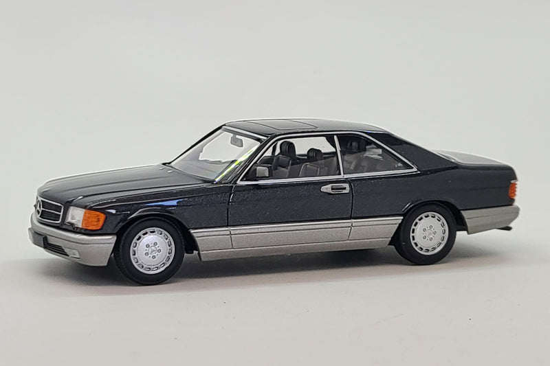 Mercedes-Benz 560SEC | 1:43 Scale Diecast Model Car by Maxichamps | Black Front